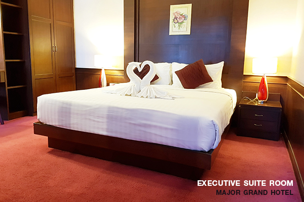 EXECUTIVE SUITE ROOM