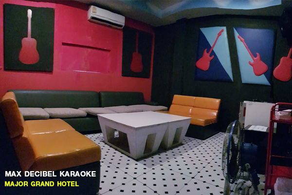 MAX DECIBEL KARAOKE
