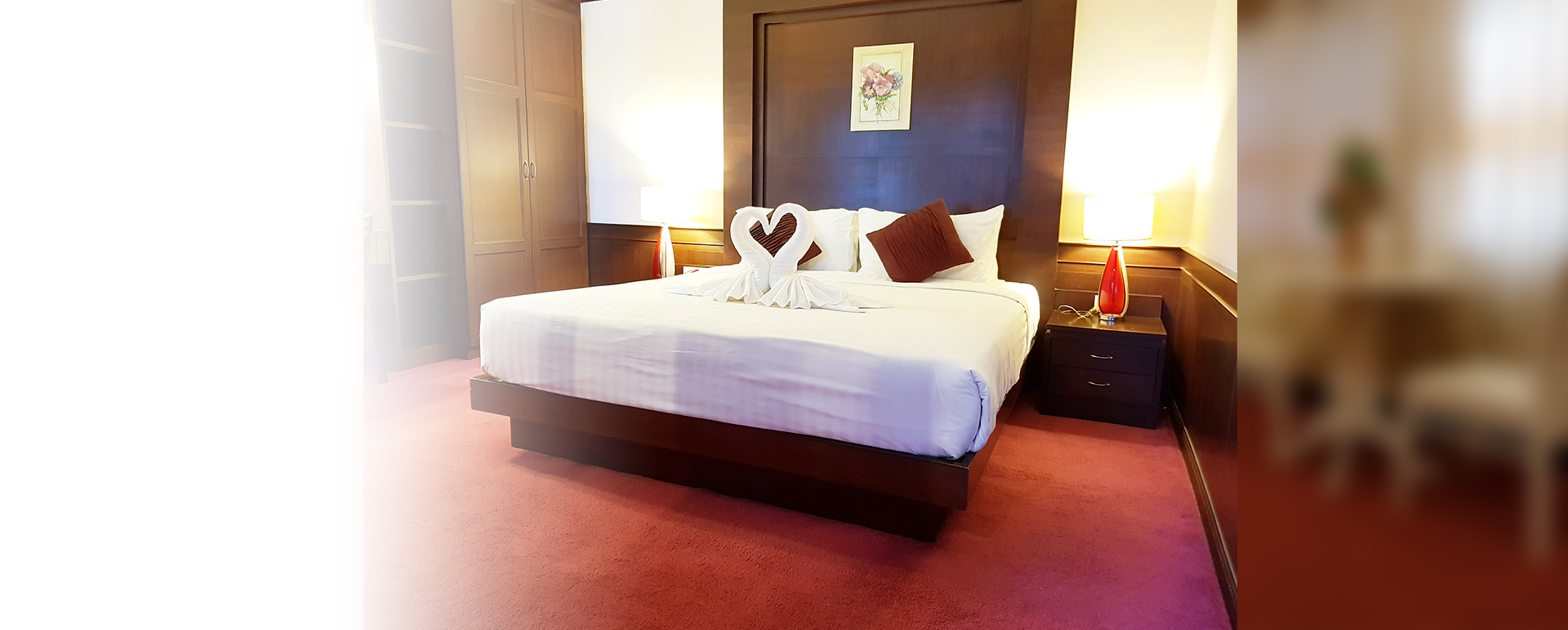 EXECUTIVE SUITE ROOM